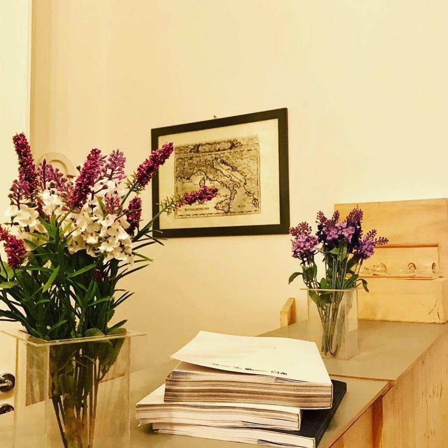 B&B Charme Centre-Ville Artistic & Literary Rooms Palermo Ngoại thất bức ảnh