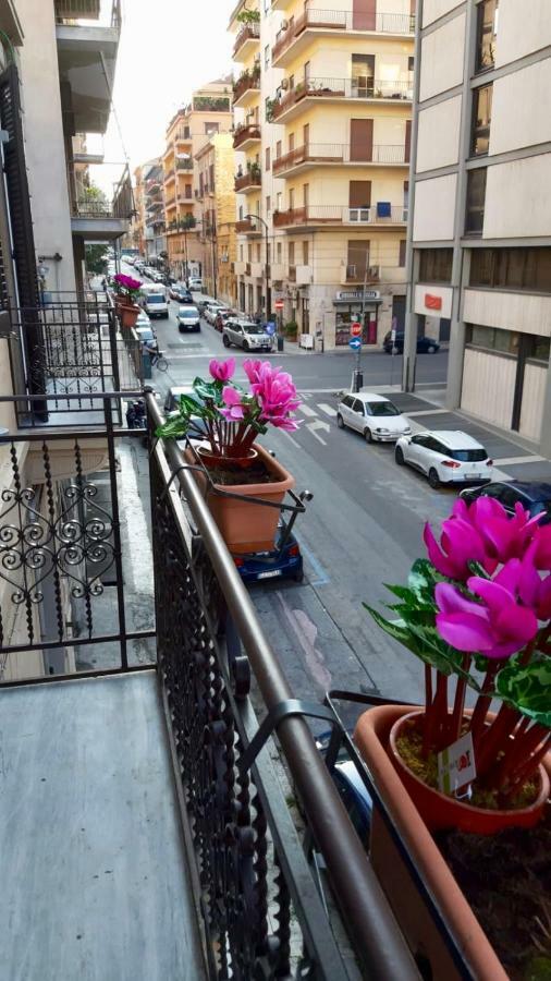B&B Charme Centre-Ville Artistic & Literary Rooms Palermo Ngoại thất bức ảnh